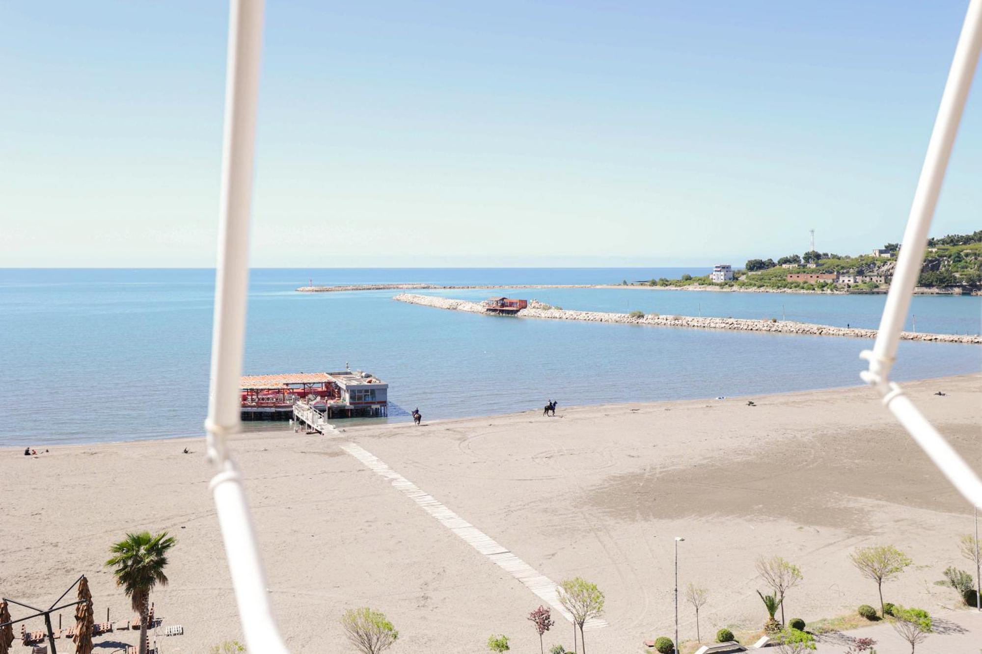 Hotel Frojd - Beach Front Resort Shengjin Luaran gambar