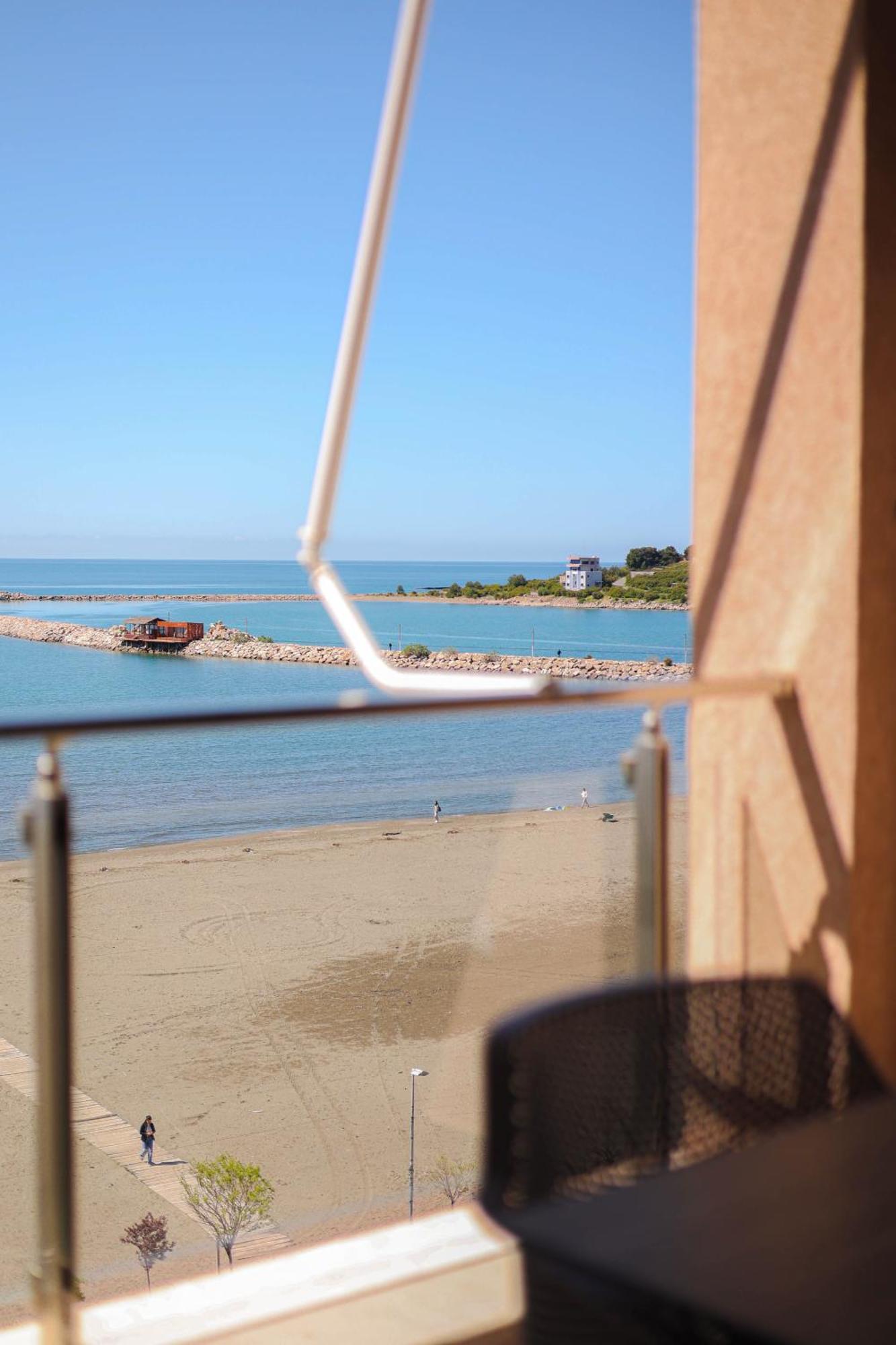 Hotel Frojd - Beach Front Resort Shengjin Luaran gambar