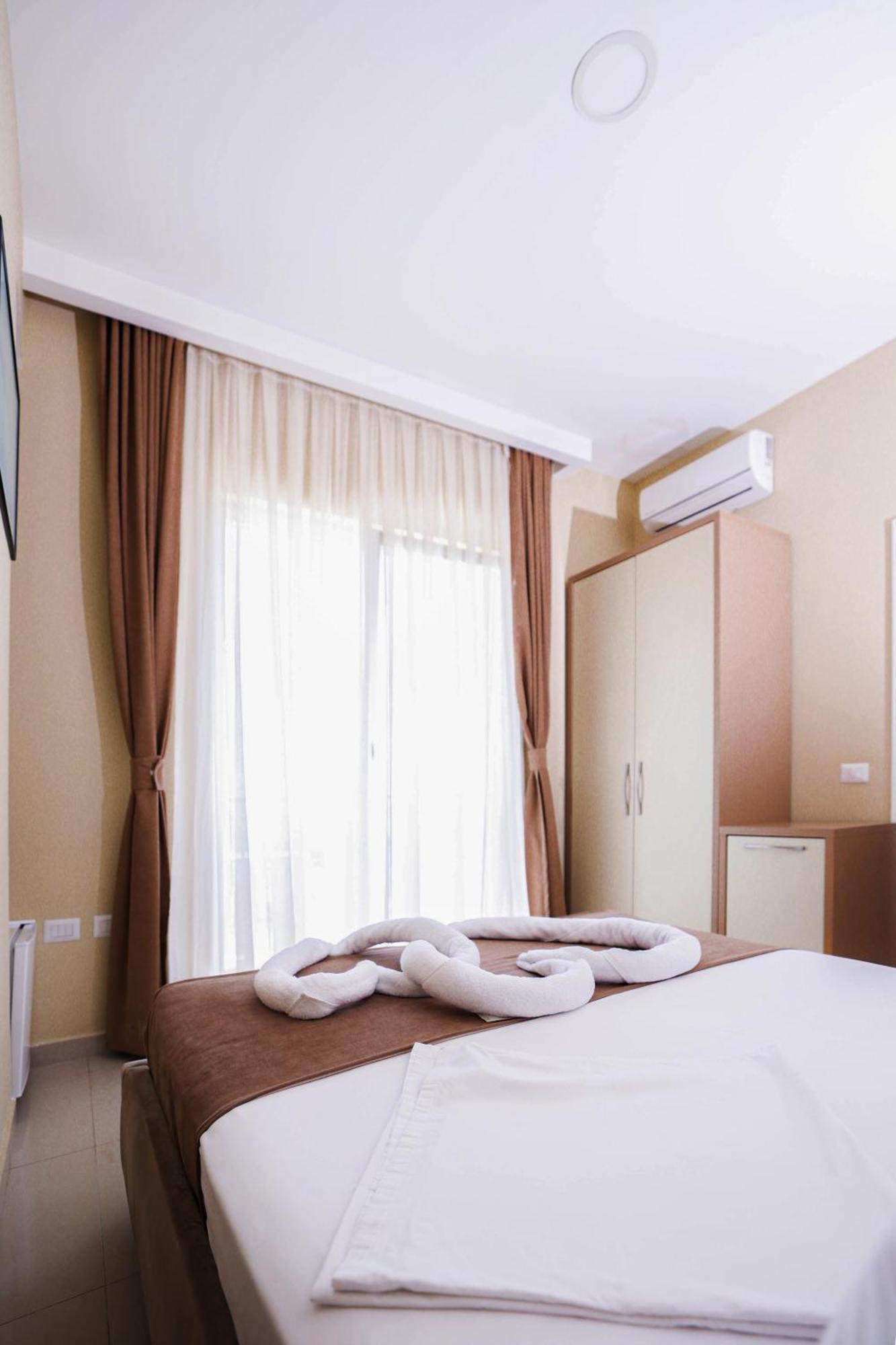 Hotel Frojd - Beach Front Resort Shengjin Luaran gambar