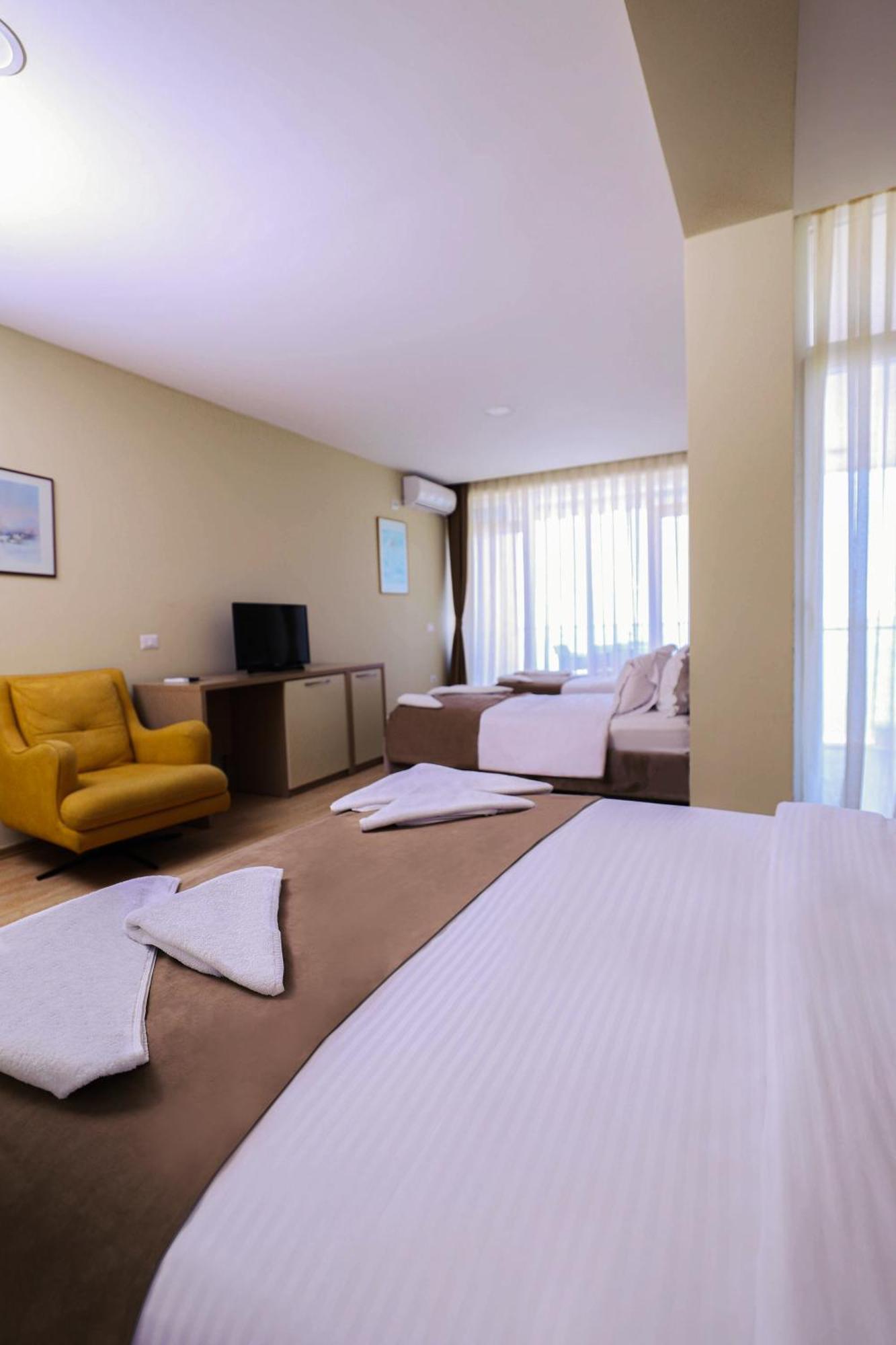 Hotel Frojd - Beach Front Resort Shengjin Luaran gambar