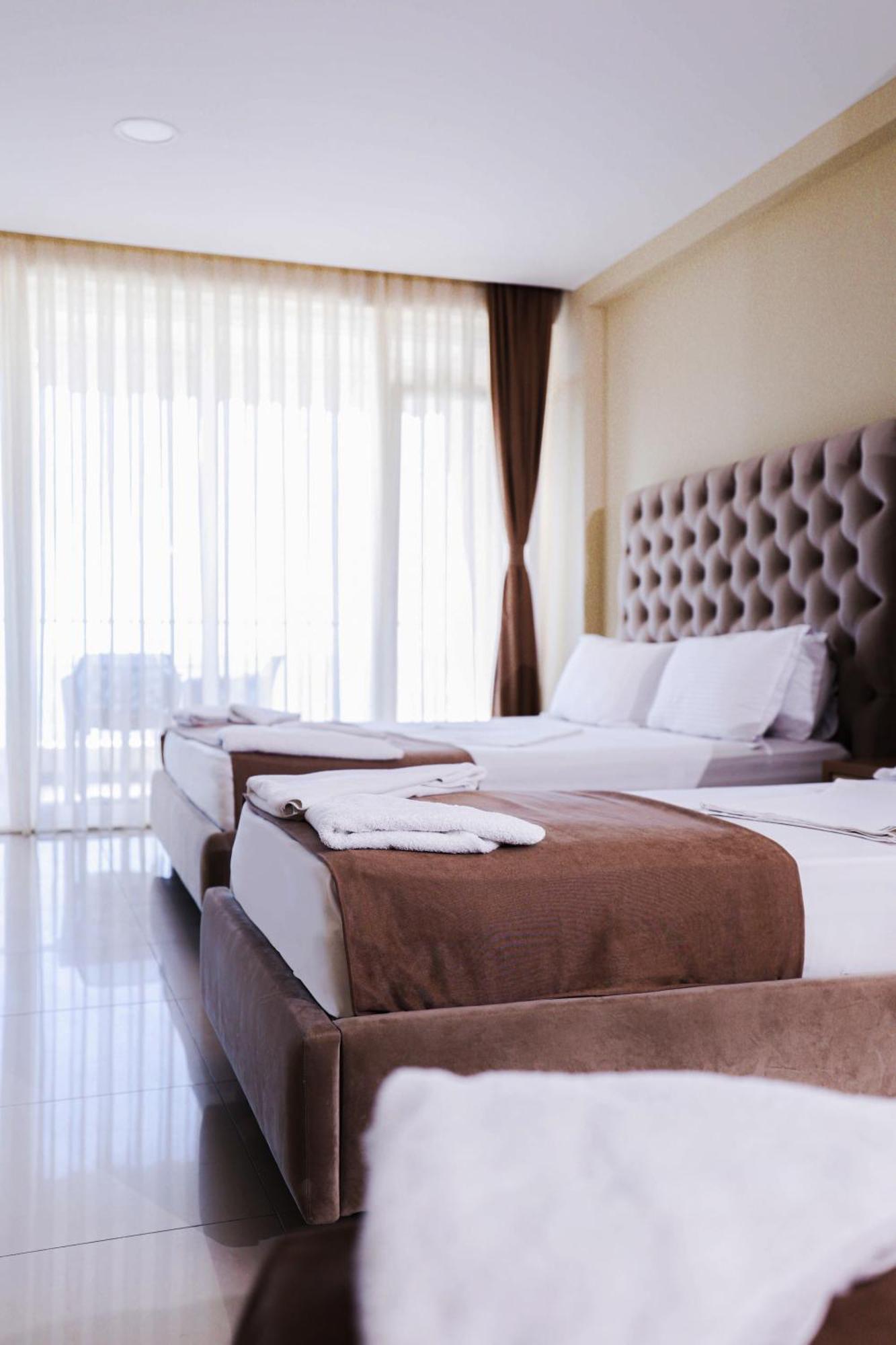 Hotel Frojd - Beach Front Resort Shengjin Luaran gambar
